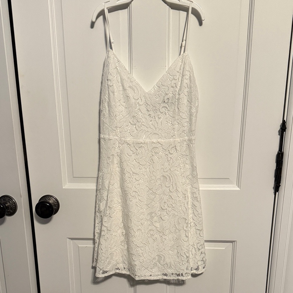 Elegant White Lace Dress